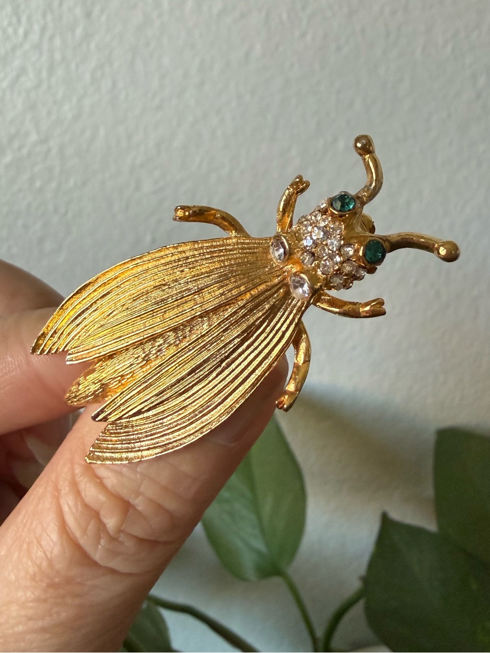 Vintage Signed Hattie Carnegie Cicada Locust Bug Brooch Gold Tone Insect Pin